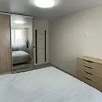 отличная 3-х комнатная по улице жолио кюри 64 * Odessa