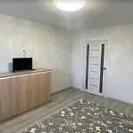 отличная 3-х комнатная по улице жолио кюри 64 Одеса