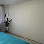 отличная 3-х комнатная по улице жолио кюри 64 Одеса