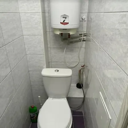 отличная 3-х комнатная по улице жолио кюри 64 Apartment Odesa