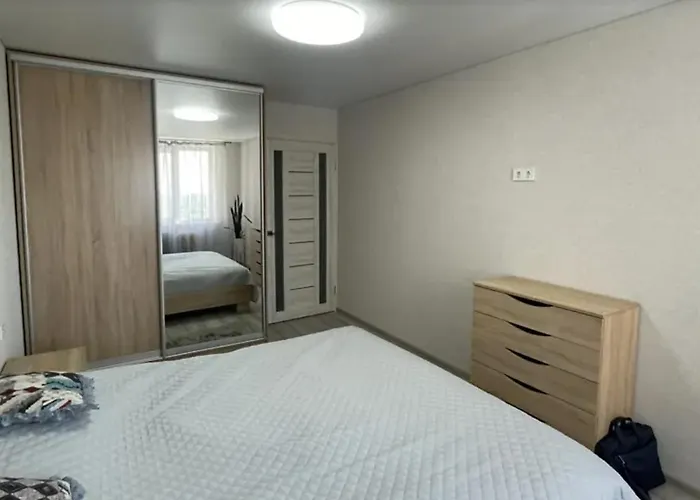 отличная 3-х комнатная по улице жолио кюри 64 * Odesa