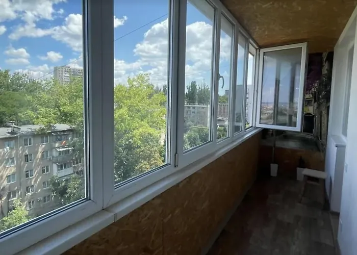 отличная 3-х комнатная по улице жолио кюри 64 Apartment Odesa