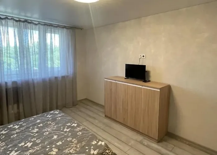 Apartment отличная 3-х комнатная по улице жолио кюри 64