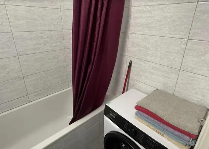 отличная 3-х комнатная по улице жолио кюри 64 Apartment Odesa