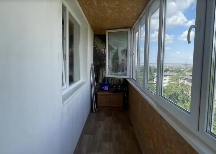 отличная 3-х комнатная по улице жолио кюри 64 * Odesa