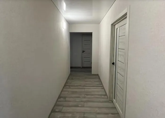 отличная 3-х комнатная по улице жолио кюри 64